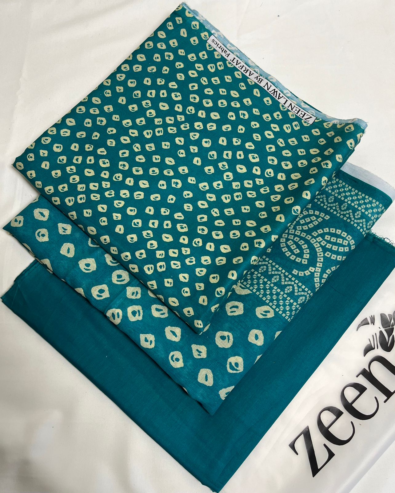 Zeen Printed Lawn Unstitched 3Piece D-85
