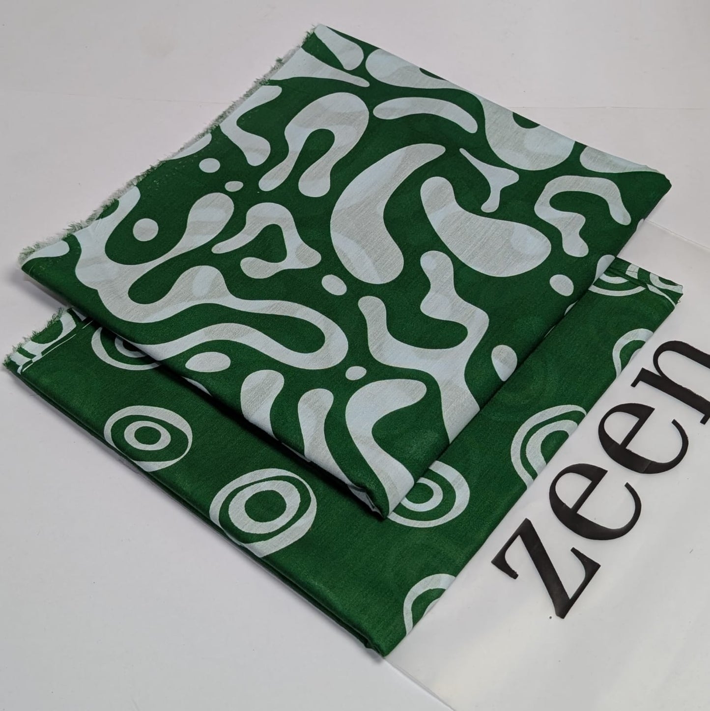 Zeen Printed Lawn Unstitched 2Piece D-004