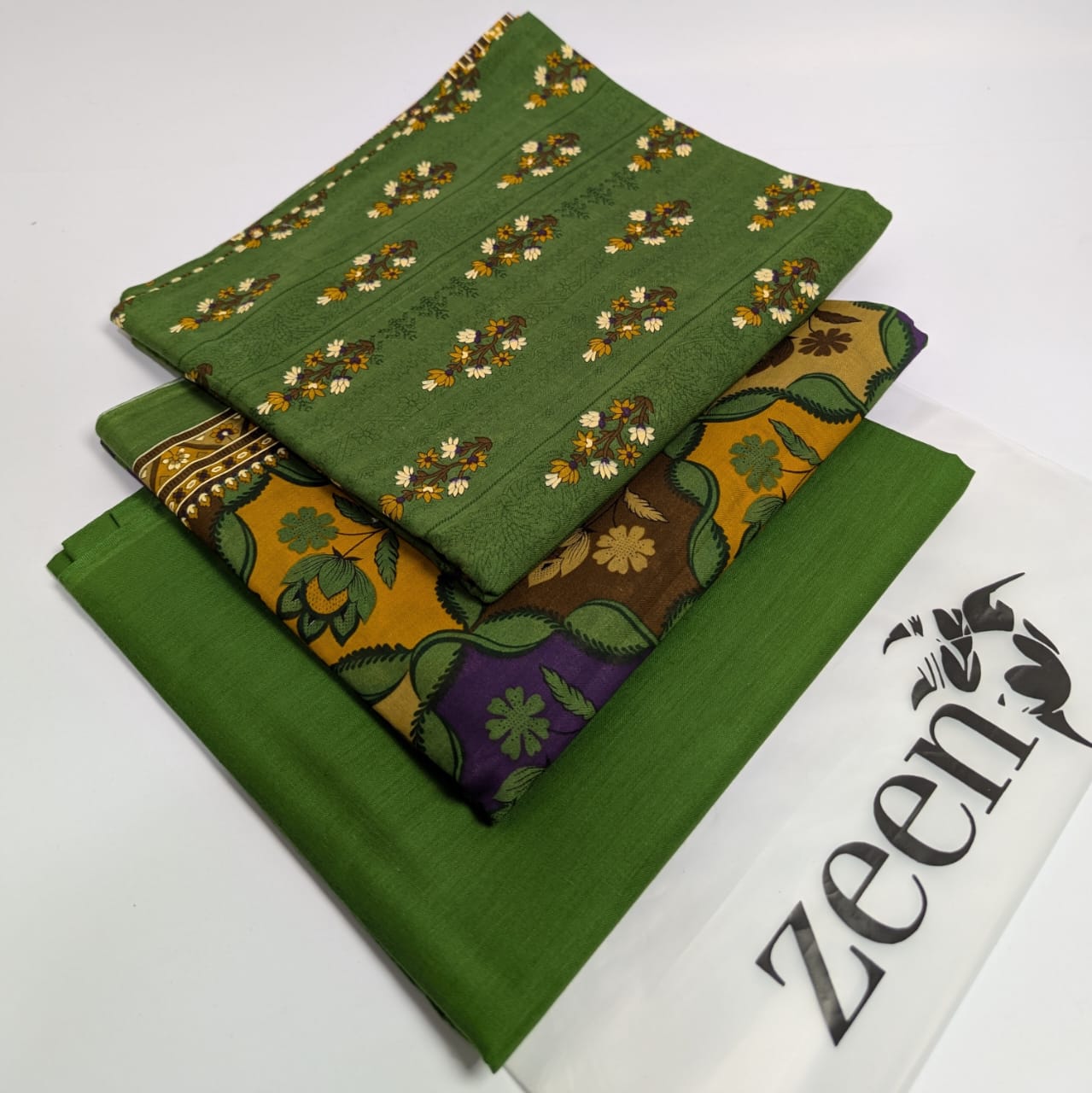 Zeen Printed Lawn Unstitched 3Piece D-183
